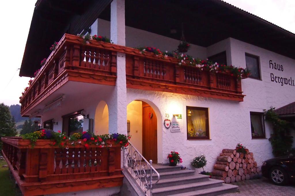 شقة Haus Bergwelt Grän المظهر الخارجي الصورة